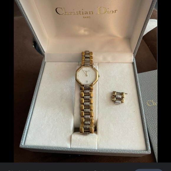 Christian Dior quartz dateGold
Visit
plated, white dial ladies watch vintage - Picture 4 of 13